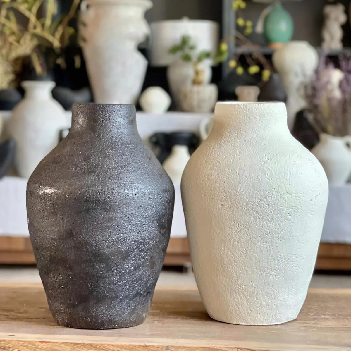 BÌNH HOA TRANG TRÍ RUSTIC MÀU TRẮNG 2