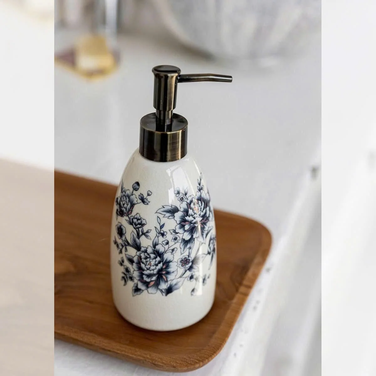 BÌNH XỊT RỬA TAY HOA XANH 2