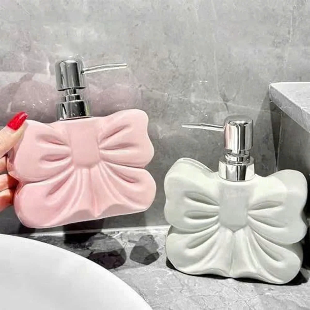 BÌNH XỊT RỬA TAY MÀU TRẮNG 4