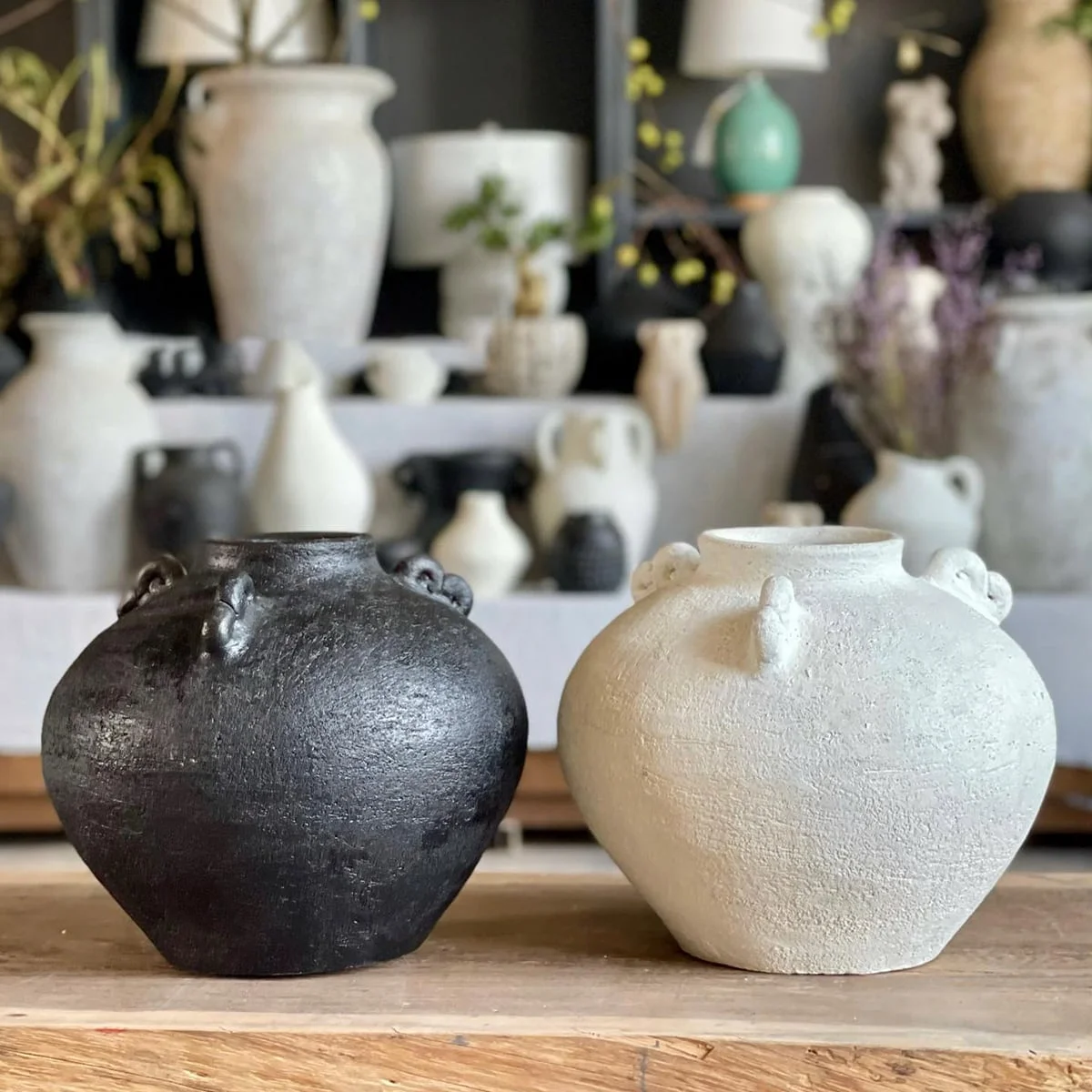 BÌNH HOA TRANG TRÍ RUSTIC MÀU ĐEN 2
