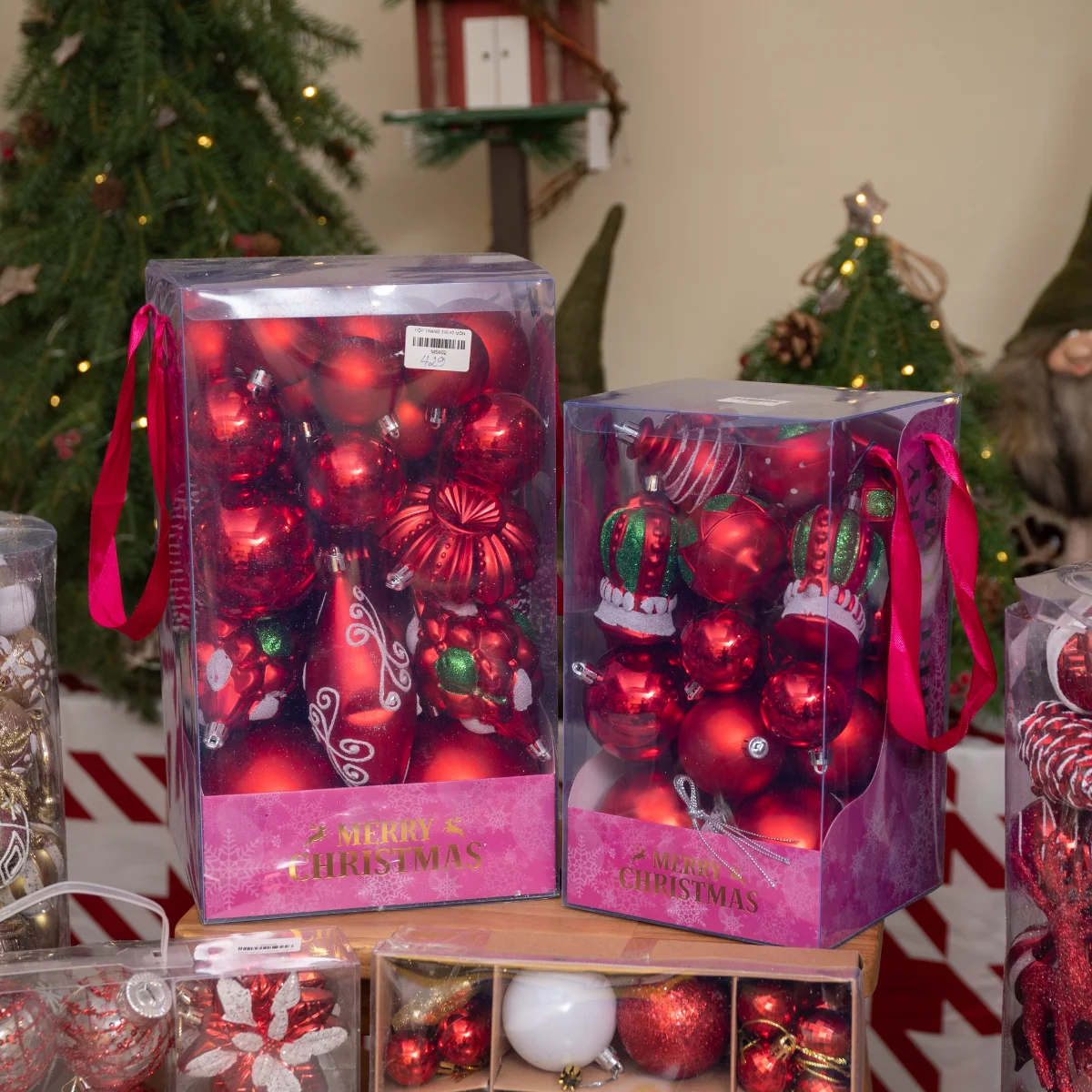 HỘP TRANG TRÍ CHRISTMAS MÀU ĐỎ 40 MÓN 4