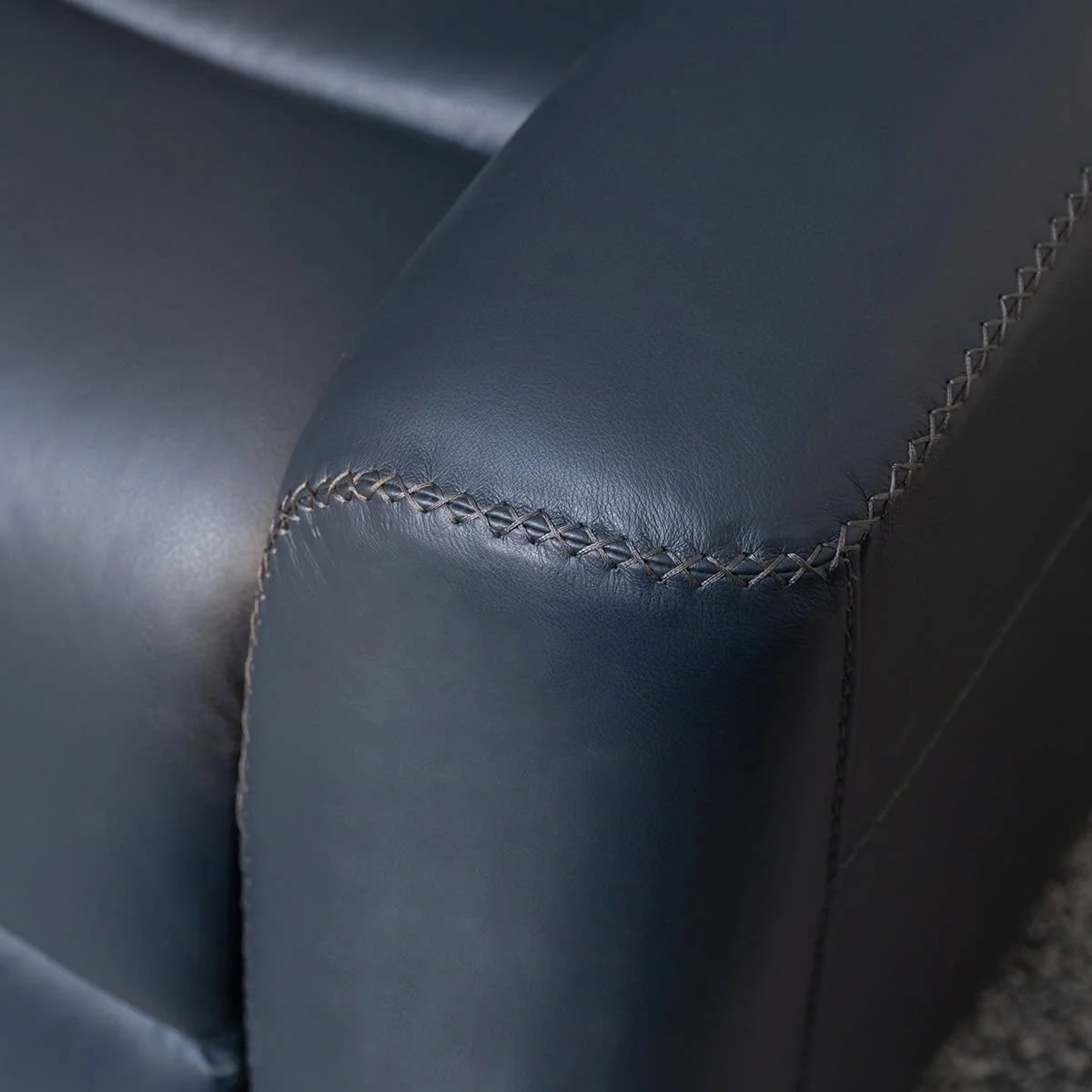 GHẾ SOFA 2 CHỖ DA BÒ CHỈNH ĐIỆN DORIAN 3