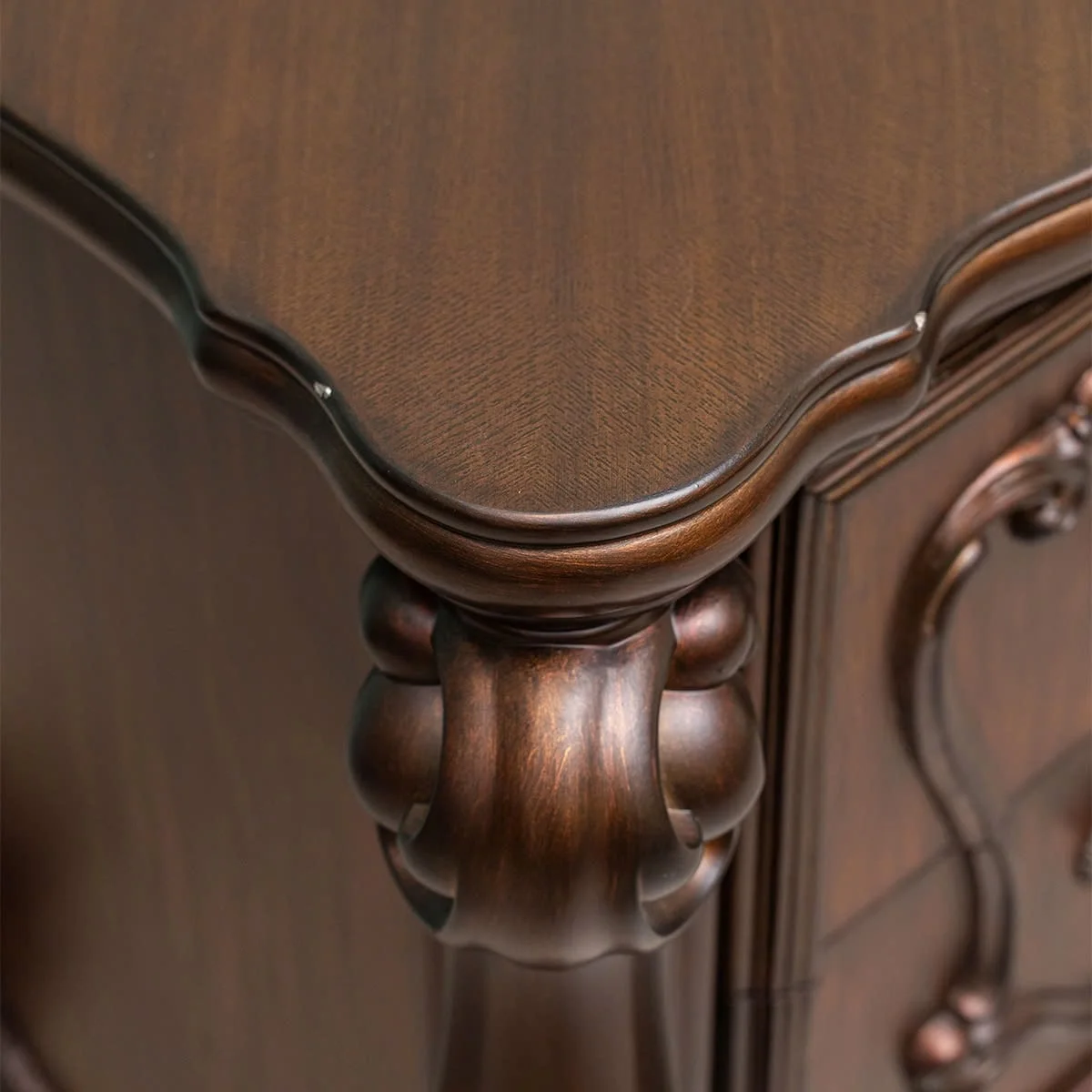 TỦ ĐẦU GIƯỜNG VERSAILLES MÀU NÂU 5